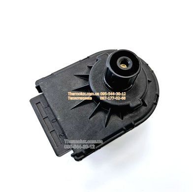 Мотор двигатель привод трехходового клапана котла Bosch Gaz 3000 W ZW24-2 ZW28-2 ZW30-2 KE AE (87074060980)