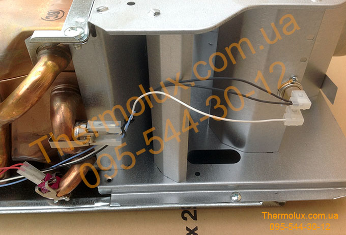 Вид на внутренние детали газовых колонок Bosch Therm WRD